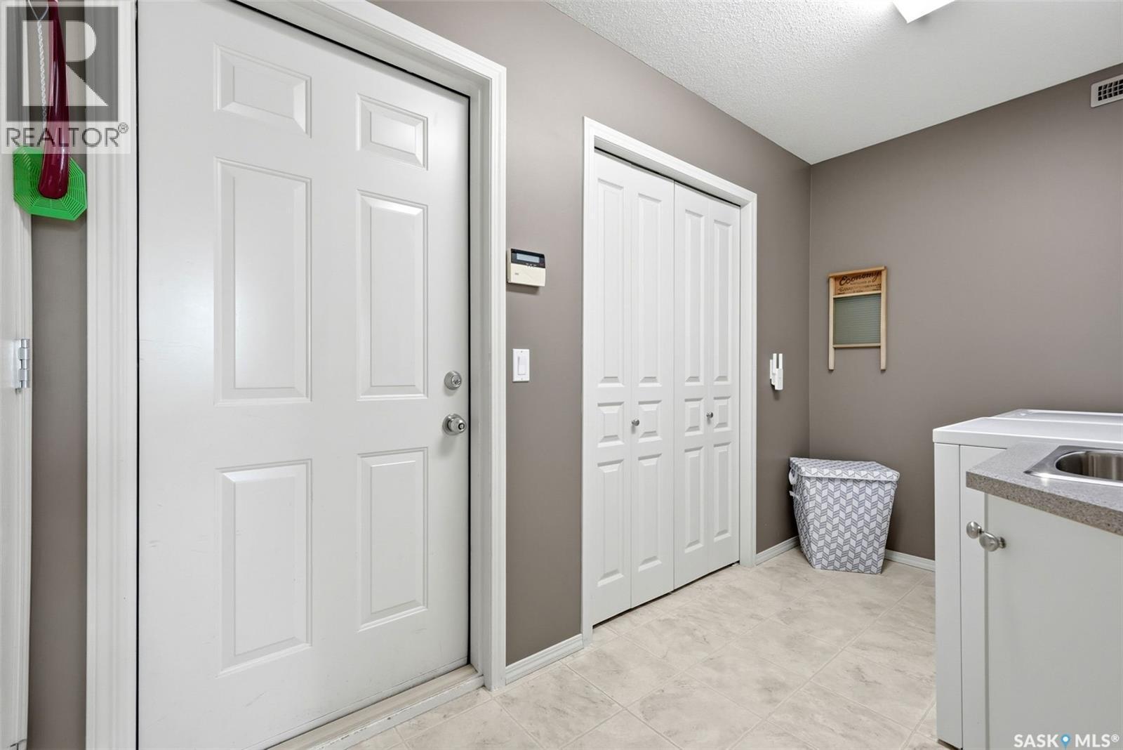 3940 Nottingham Crescent, Regina, SK - Indoor
