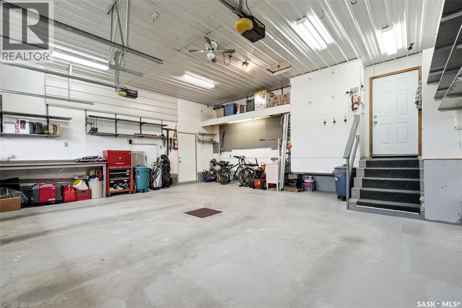 3940 Nottingham Crescent, Regina, SK - Indoor Photo Showing Garage