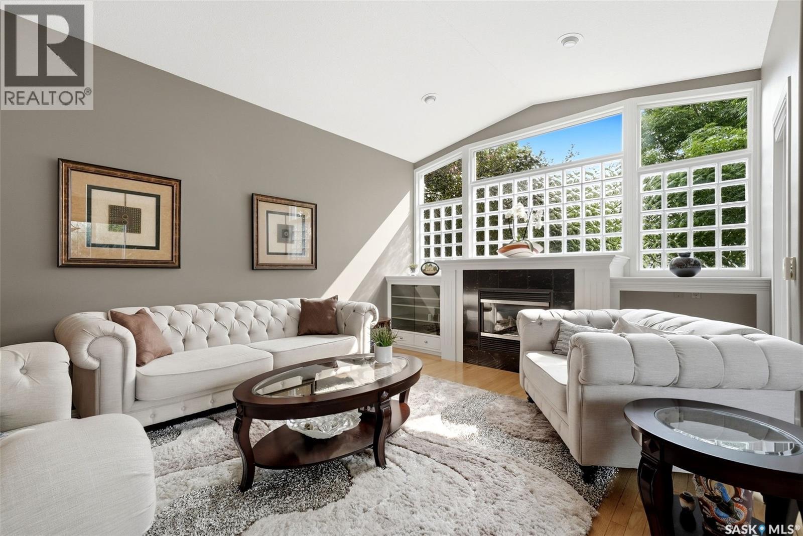 3940 Nottingham Crescent, Regina, SK - Indoor Photo Showing Living Room