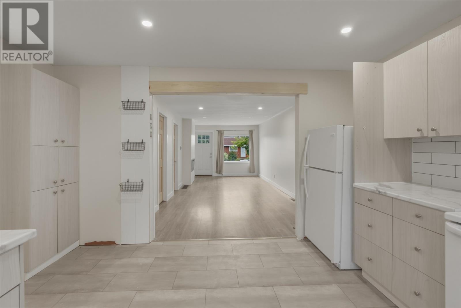 151 Prentice Ave, Sault Ste. Marie, ON - Indoor