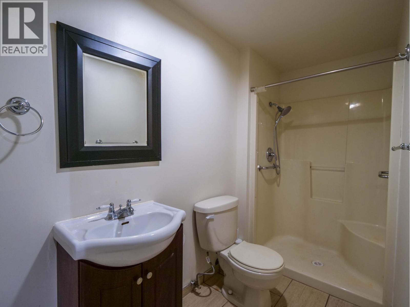 182 S Coach Road, Quesnel, BC - Indoor Photo Showing Bathroom