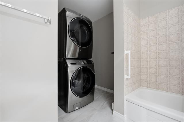 11-760 River Rd, Winnipeg, MB - Indoor Photo Showing Laundry Room