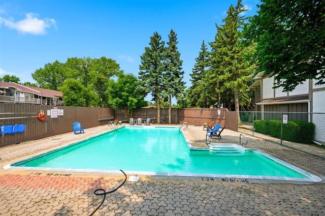 11-760 River Rd, Winnipeg, MB - Outdoor With In Ground Pool With Backyard