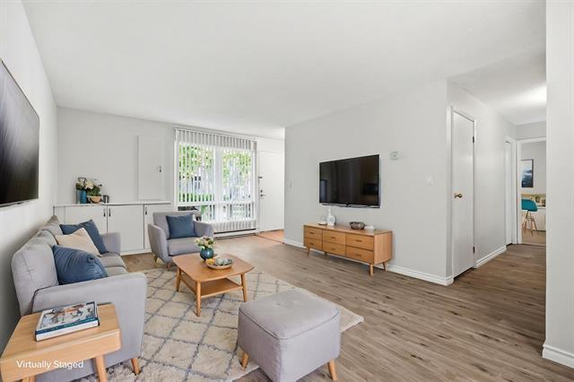11-760 River Rd, Winnipeg, MB - Indoor Photo Showing Living Room