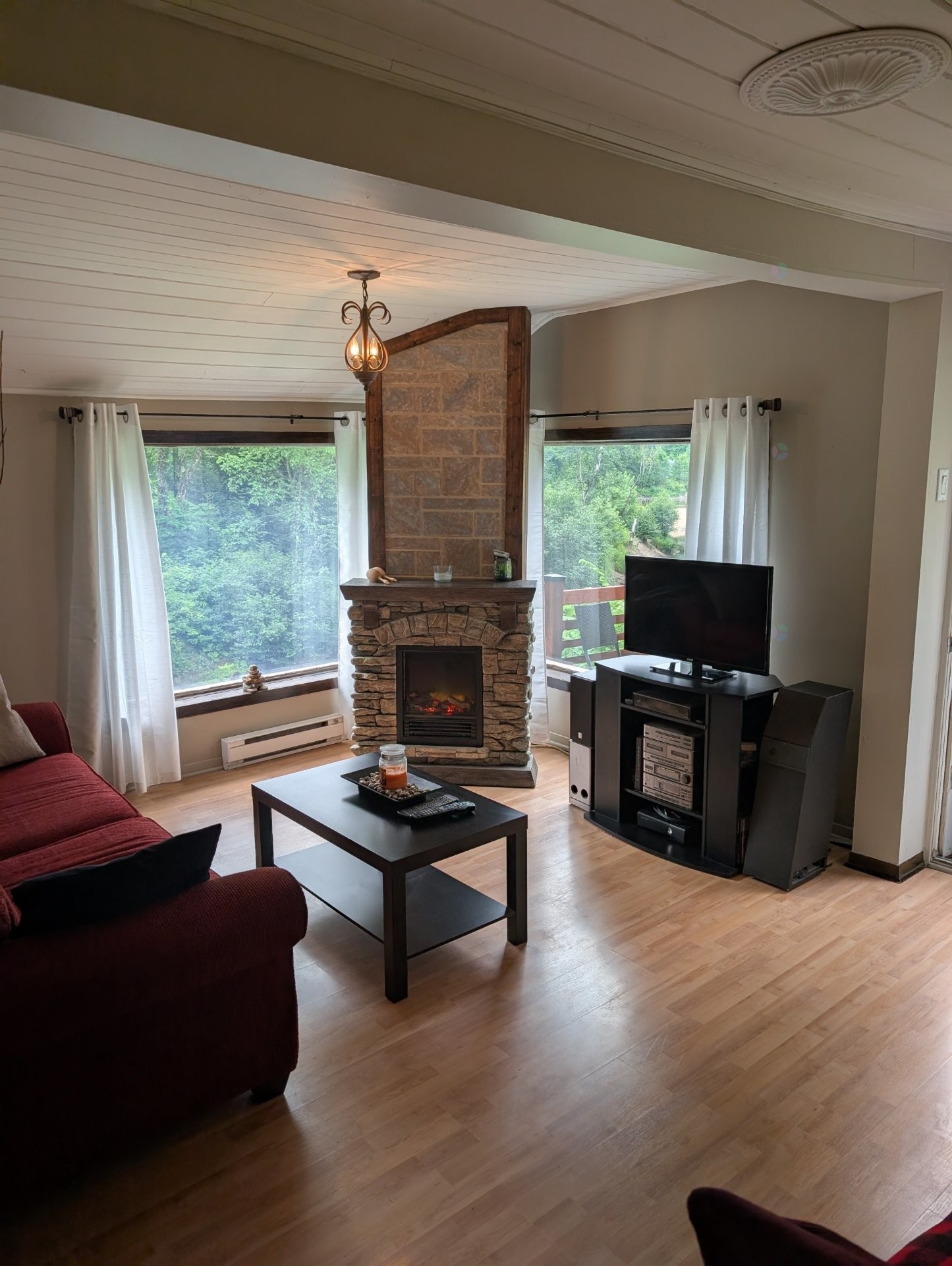 Salon - 49 Ch. De La Rouge, Brébeuf, QC - Indoor Photo Showing Living Room With Fireplace