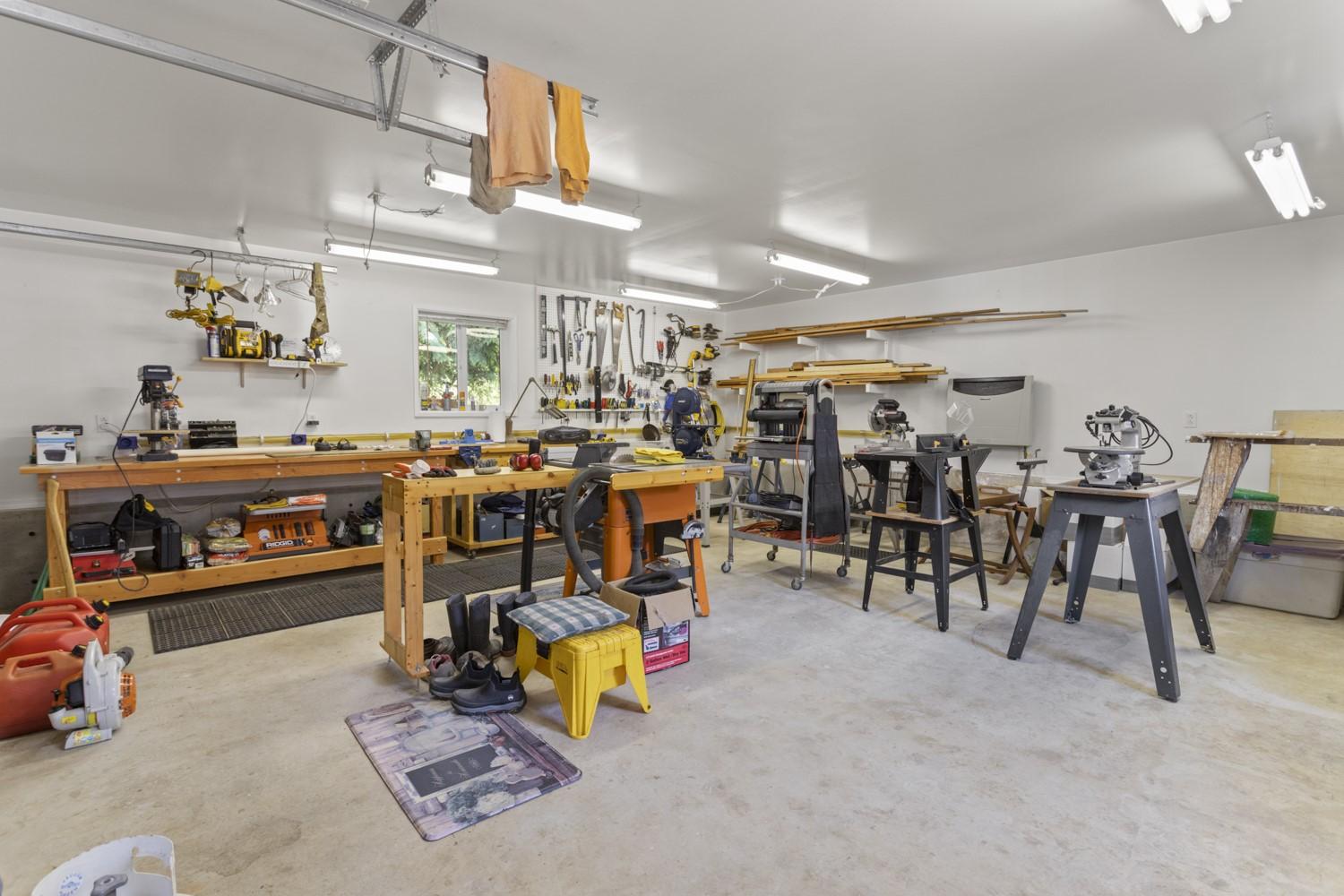 13532 Mountain Shores Road, Boswell, BC - Indoor