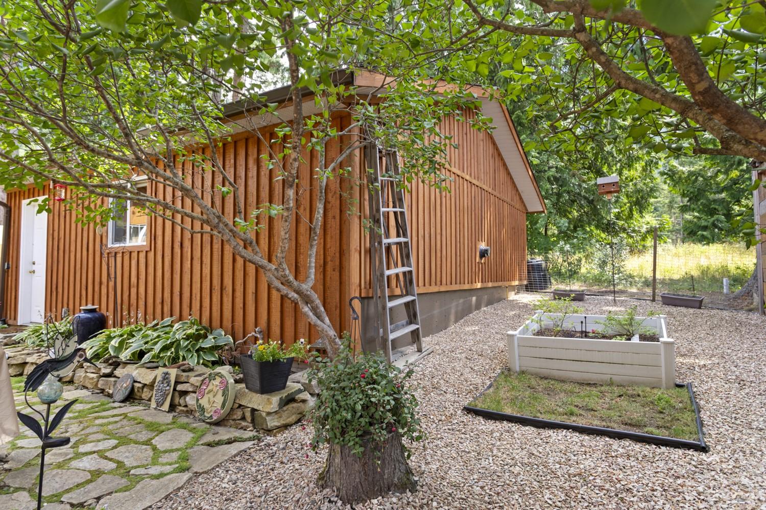 13532 Mountain Shores Road, Boswell, BC - Outdoor