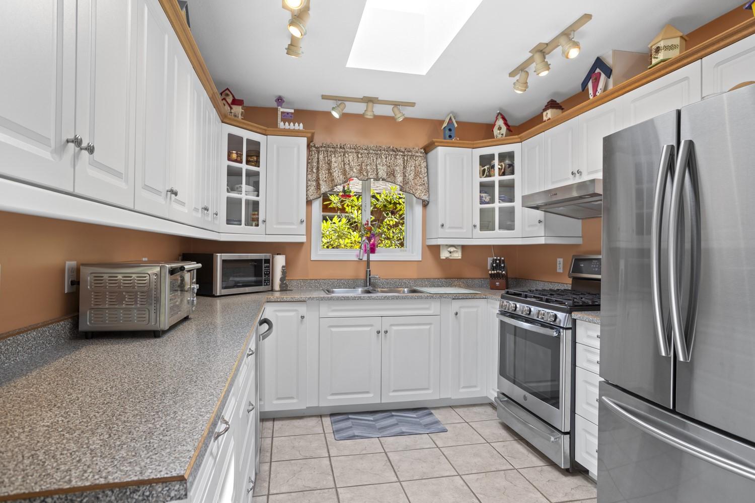 13532 Mountain Shores Road, Boswell, BC - Indoor Photo Showing Kitchen With Double Sink
