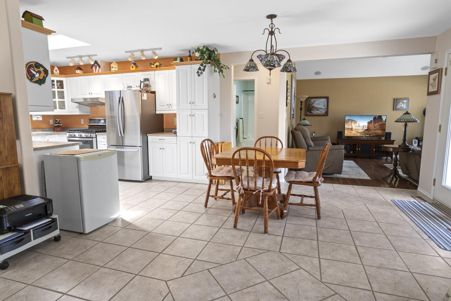 13532 Mountain Shores Road, Boswell, BC - Indoor