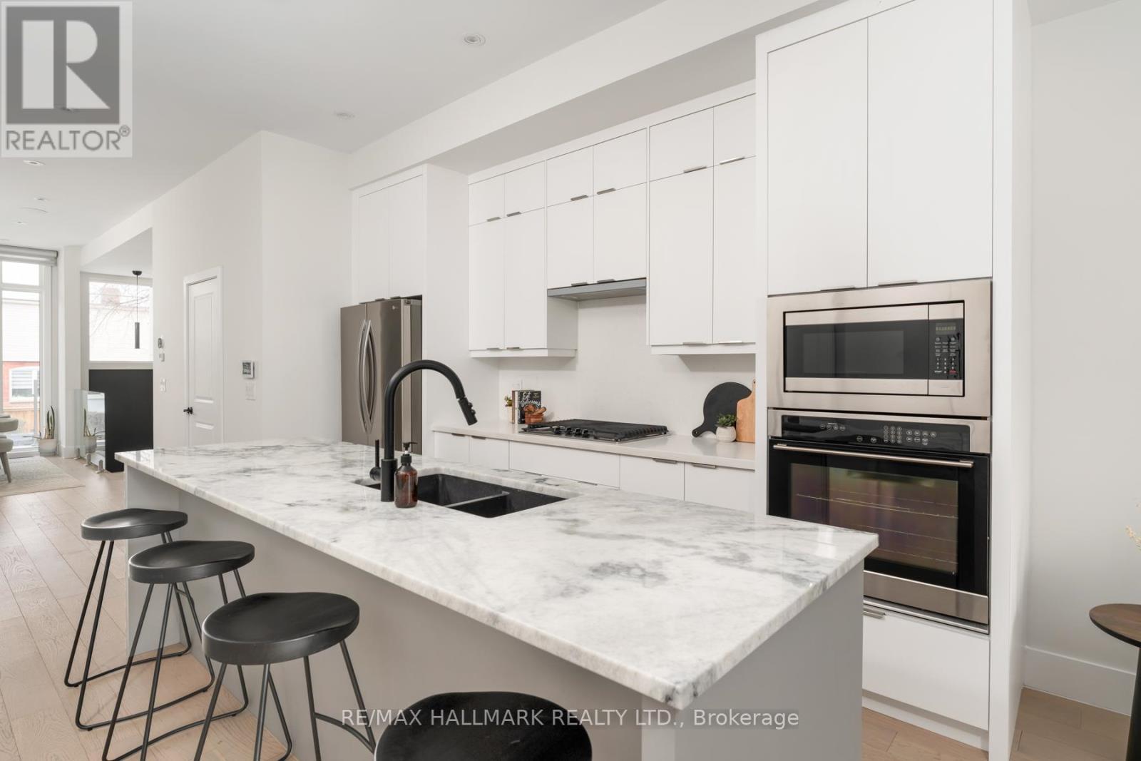 167 Sammon Avenue, Toronto, ON - Indoor Photo Showing Kitchen With Double Sink With Upgraded Kitchen