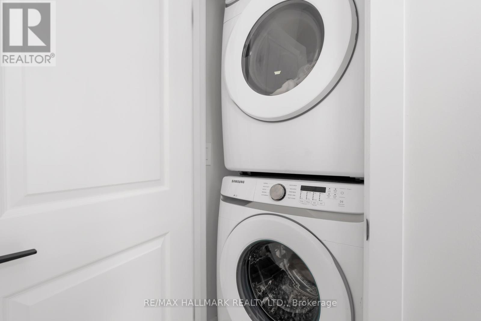 167 Sammon Avenue, Toronto, ON - Indoor Photo Showing Laundry Room