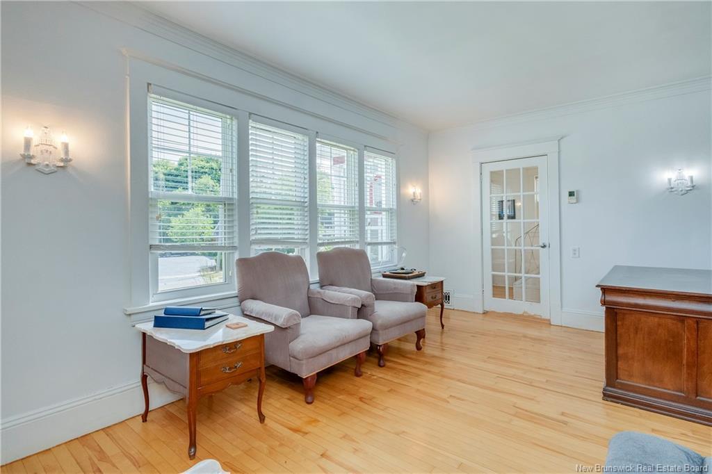 360-362 Cameron St, Moncton, NB - Indoor Photo Showing Living Room