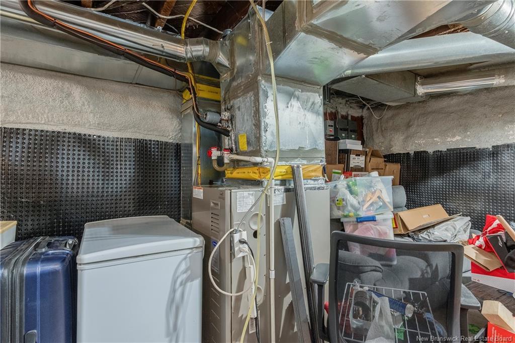 360-362 Cameron St, Moncton, NB - Indoor Photo Showing Laundry Room