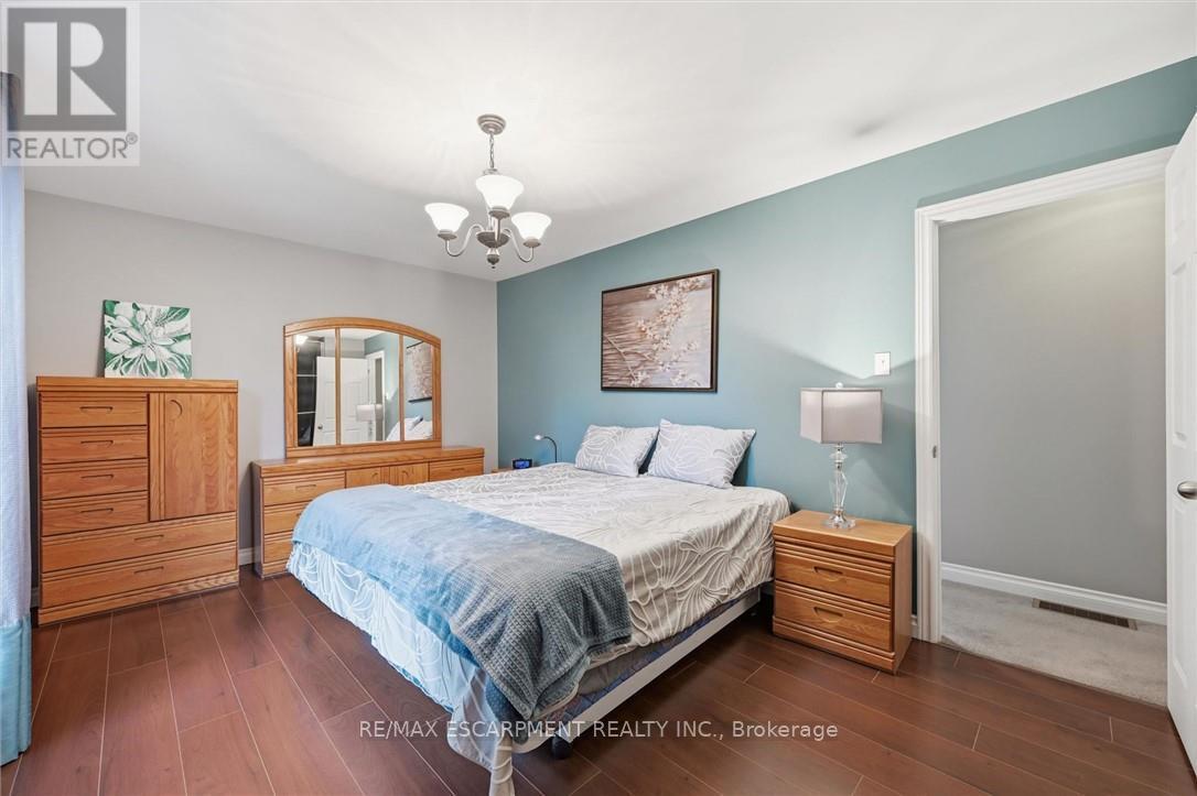 132 Hampton Heath Road, Burlington, ON - Indoor Photo Showing Bedroom