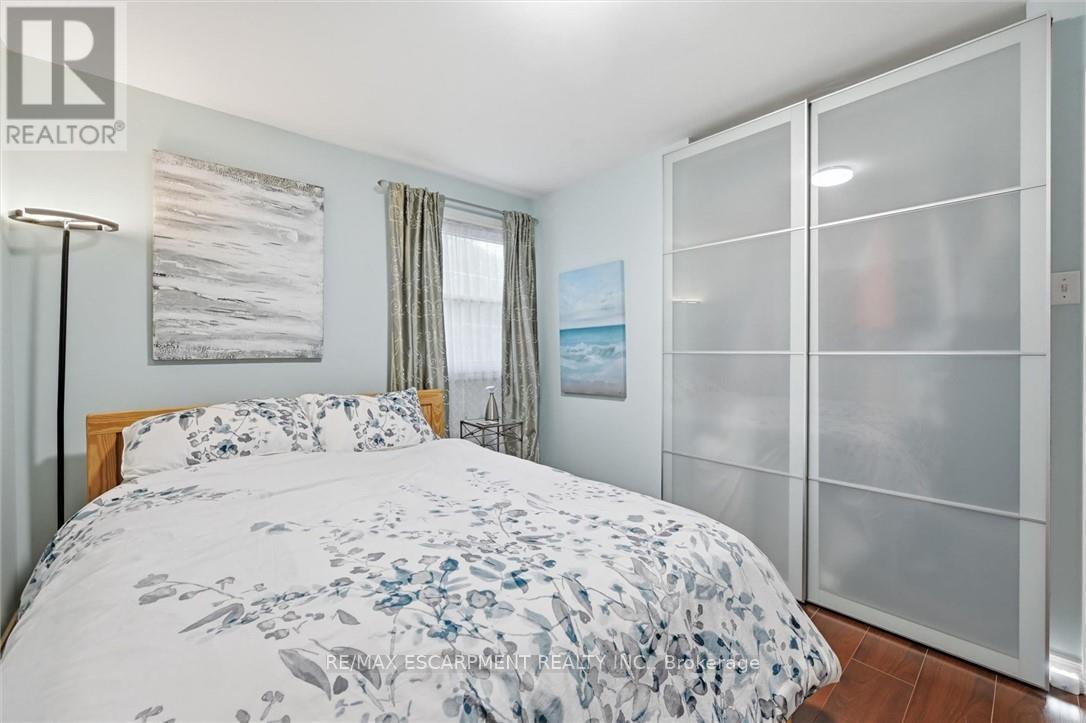 132 Hampton Heath Road, Burlington, ON - Indoor Photo Showing Bedroom