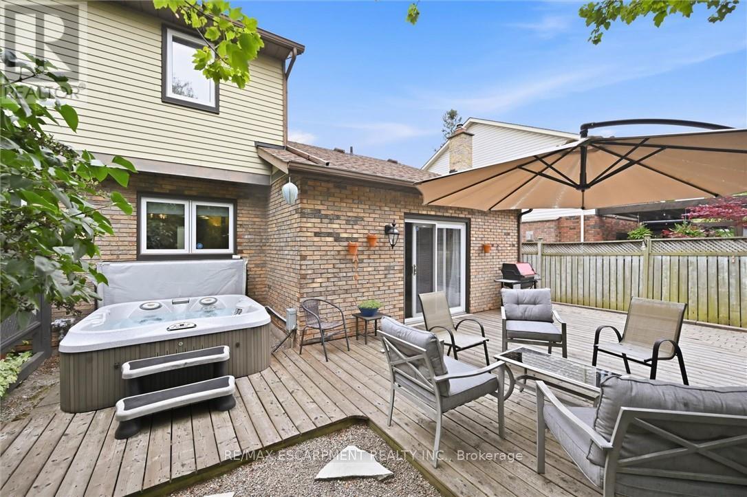 132 Hampton Heath Road, Burlington, ON - Outdoor With Deck Patio Veranda With Exterior