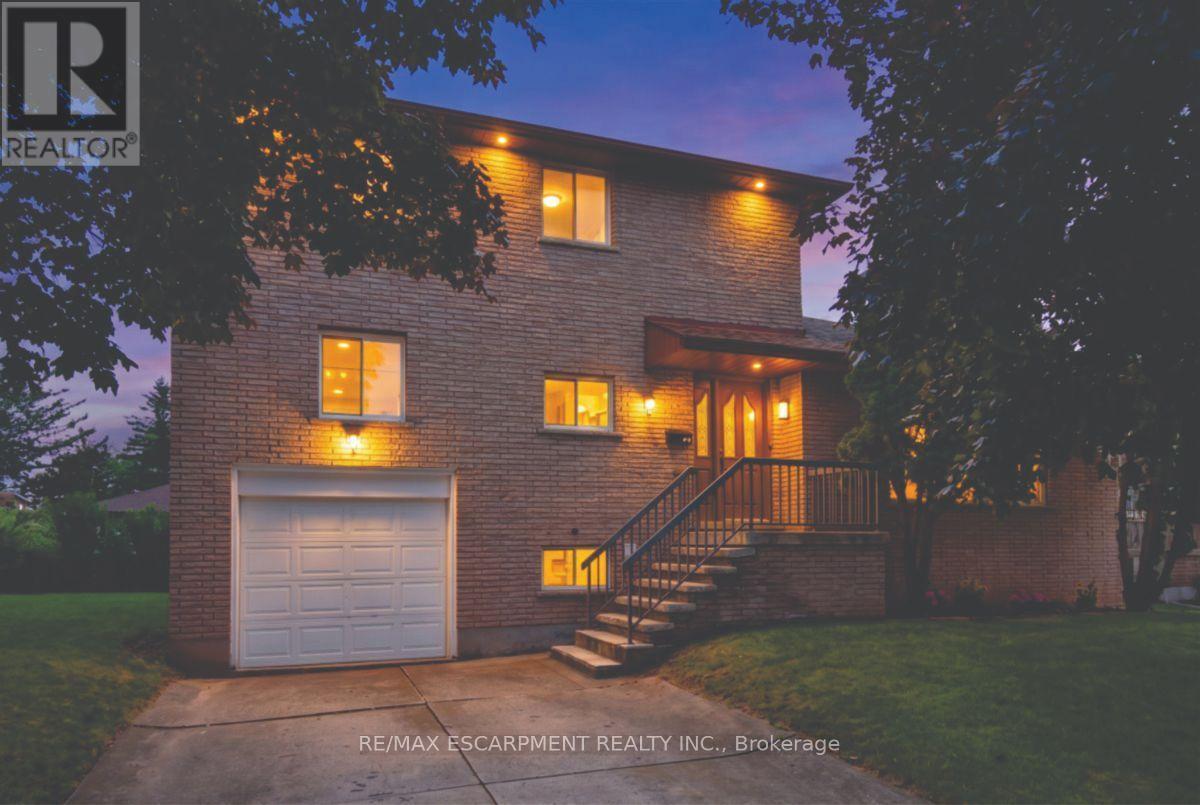 345 Berkindale Drive, Hamilton, ON - Outdoor