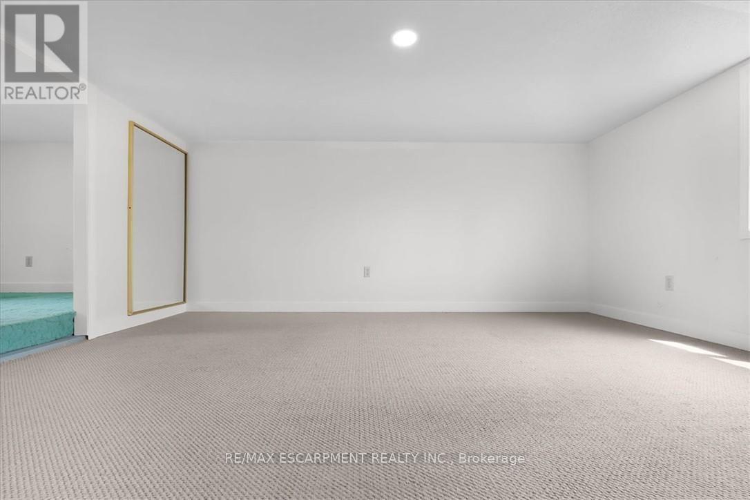 345 Berkindale Drive, Hamilton, ON - Indoor Photo Showing Other Room
