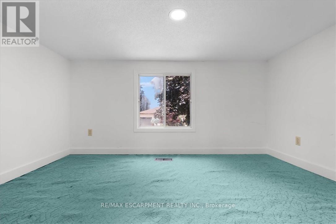 345 Berkindale Drive, Hamilton, ON - Indoor Photo Showing Other Room
