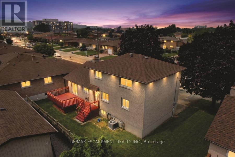 345 Berkindale Drive, Hamilton, ON - Outdoor