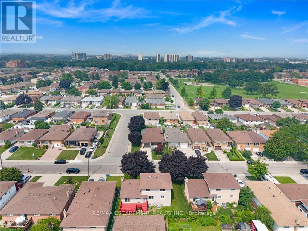 345 Berkindale Drive, Hamilton, ON - Outdoor With View