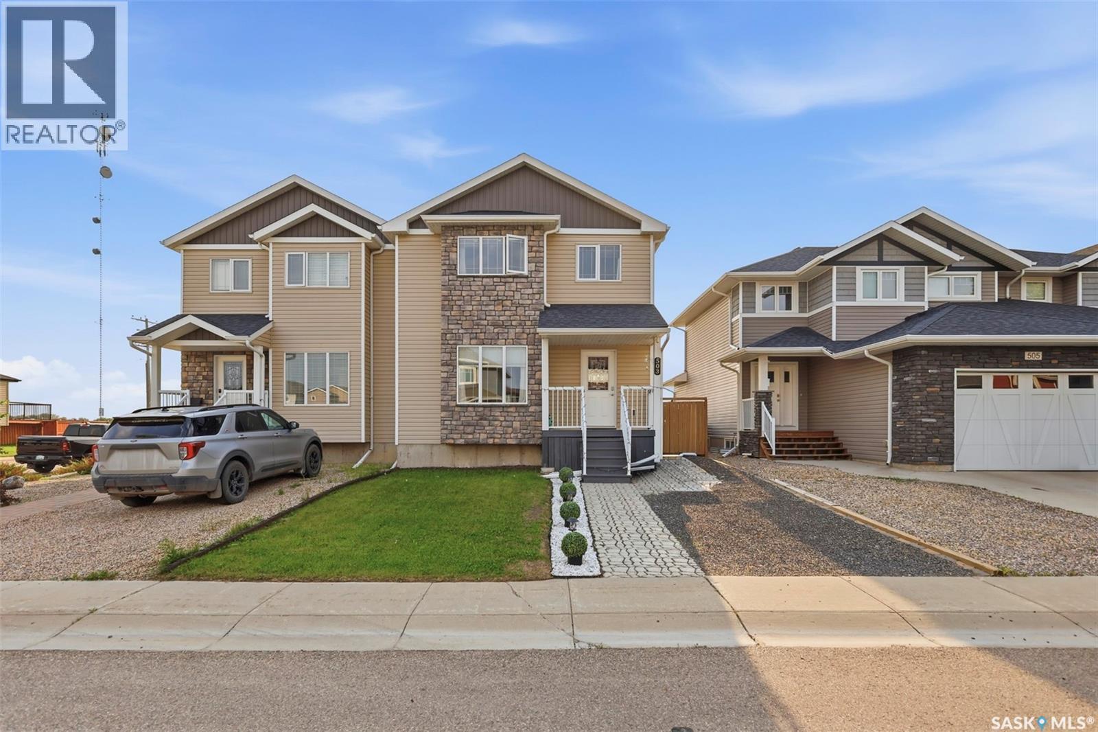 503 Maple Crescent, Warman, SK - Outdoor With Facade