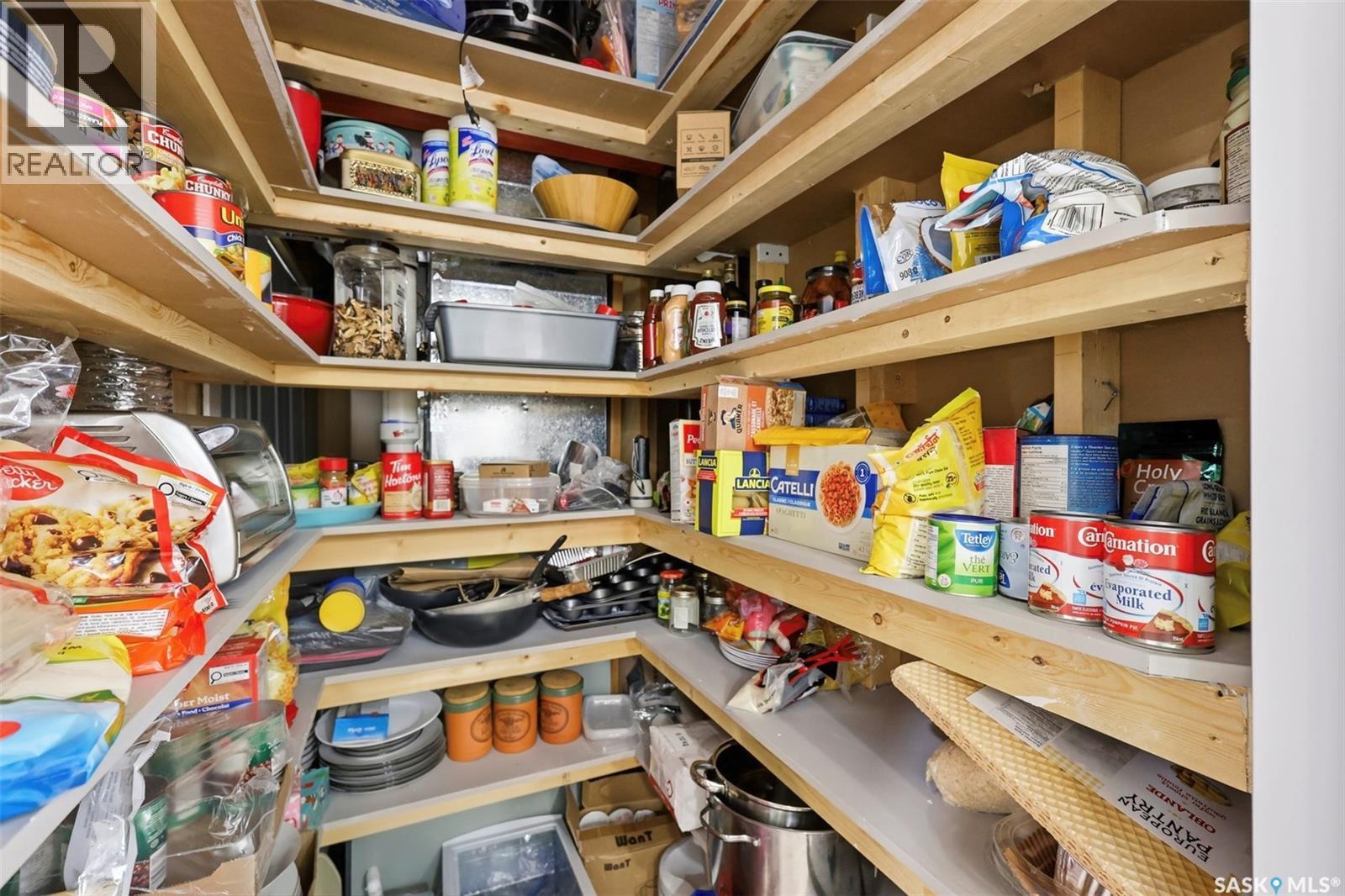 503 Maple Crescent, Warman, SK - Indoor With Storage