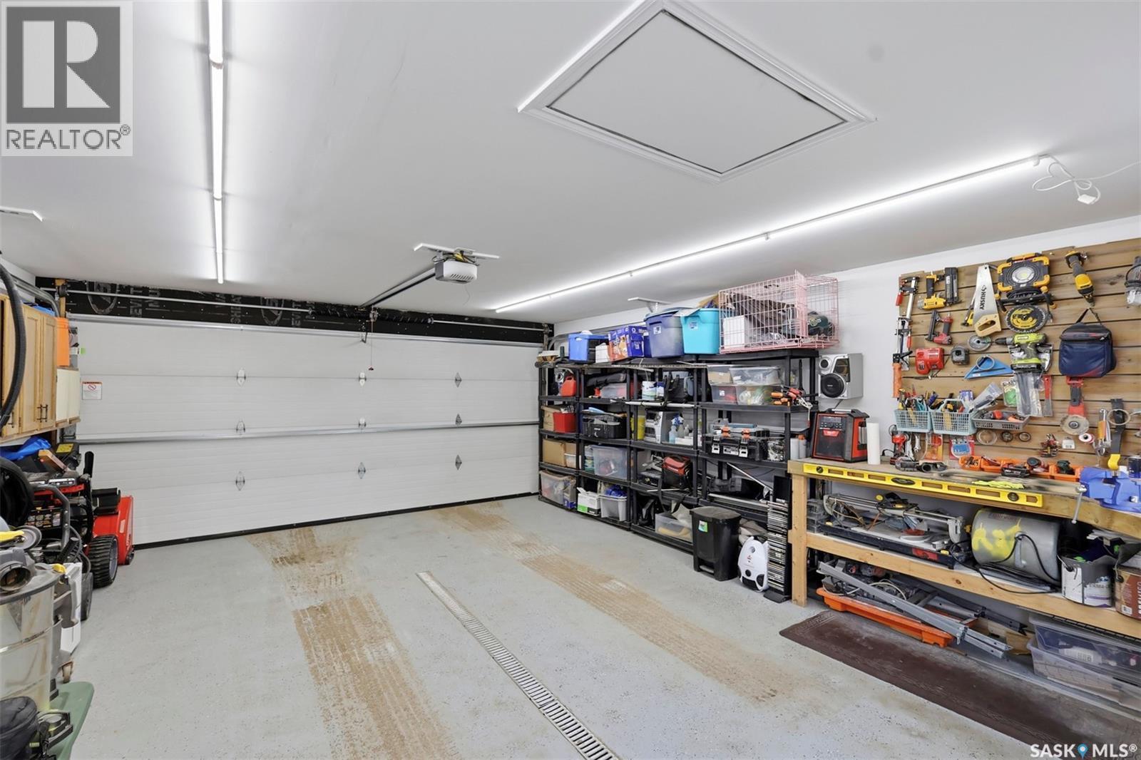 503 Maple Crescent, Warman, SK - Indoor Photo Showing Garage