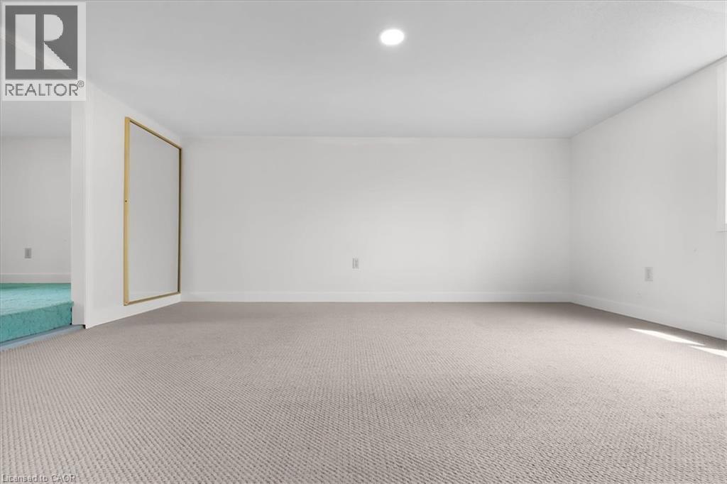 345 Berkindale Drive, Hamilton, ON - Indoor Photo Showing Other Room