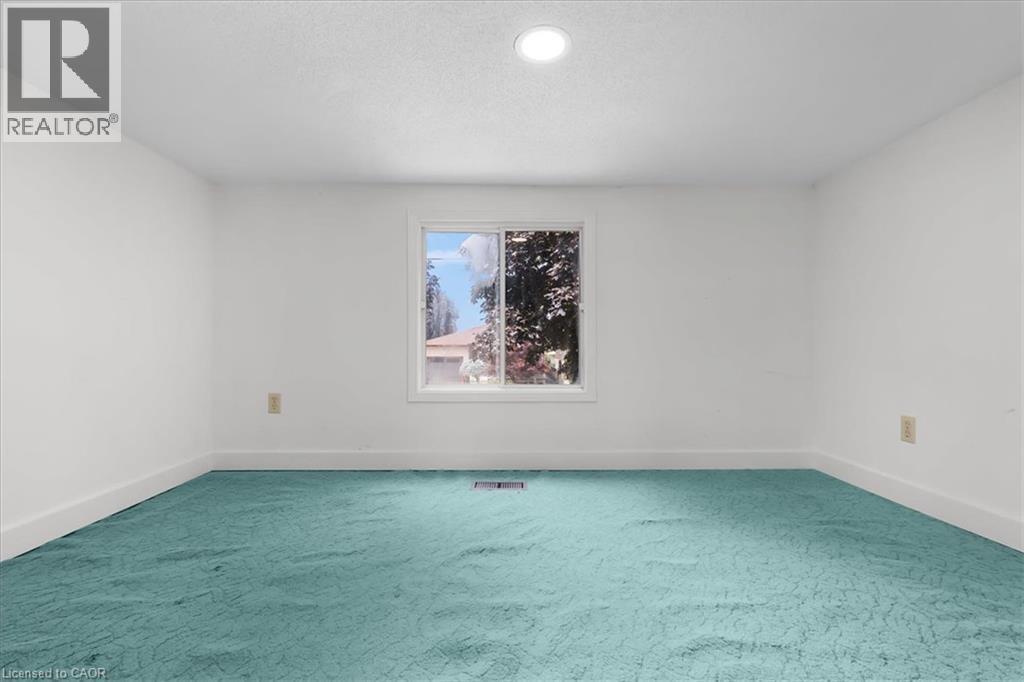 345 Berkindale Drive, Hamilton, ON - Indoor Photo Showing Other Room