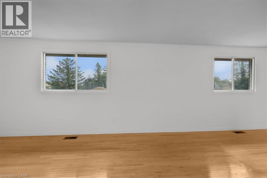 345 Berkindale Drive, Hamilton, ON - Indoor Photo Showing Other Room