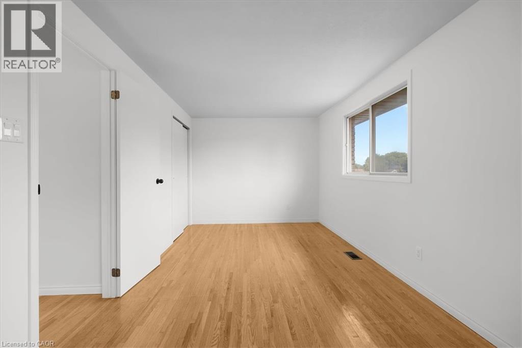 345 Berkindale Drive, Hamilton, ON - Indoor Photo Showing Other Room