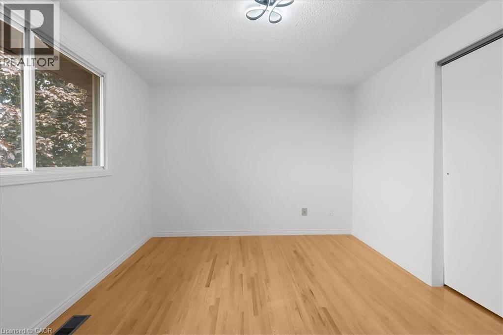 345 Berkindale Drive, Hamilton, ON - Indoor Photo Showing Other Room