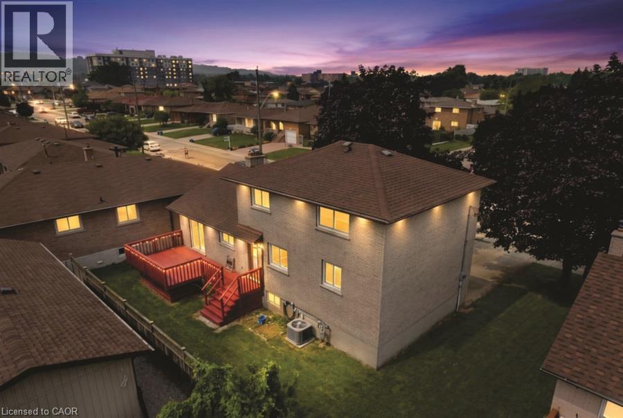 345 Berkindale Drive, Hamilton, ON - Outdoor