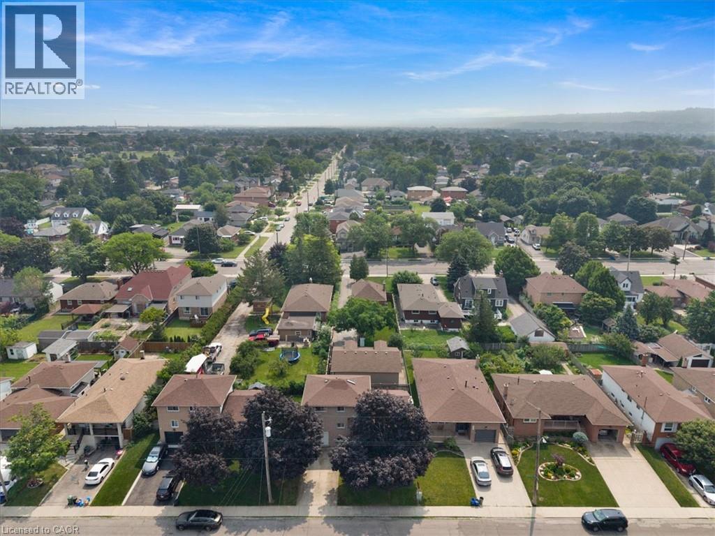 mature trees - 345 Berkindale Drive, Hamilton, ON - Outdoor With View
