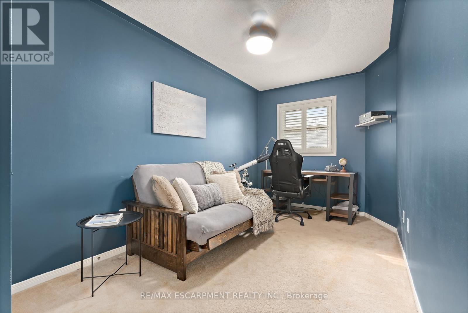 5111 Silvercreek Drive, Burlington, ON - Indoor