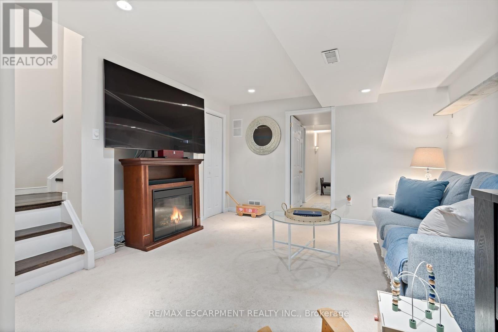 5111 Silvercreek Drive, Burlington, ON - Indoor With Fireplace