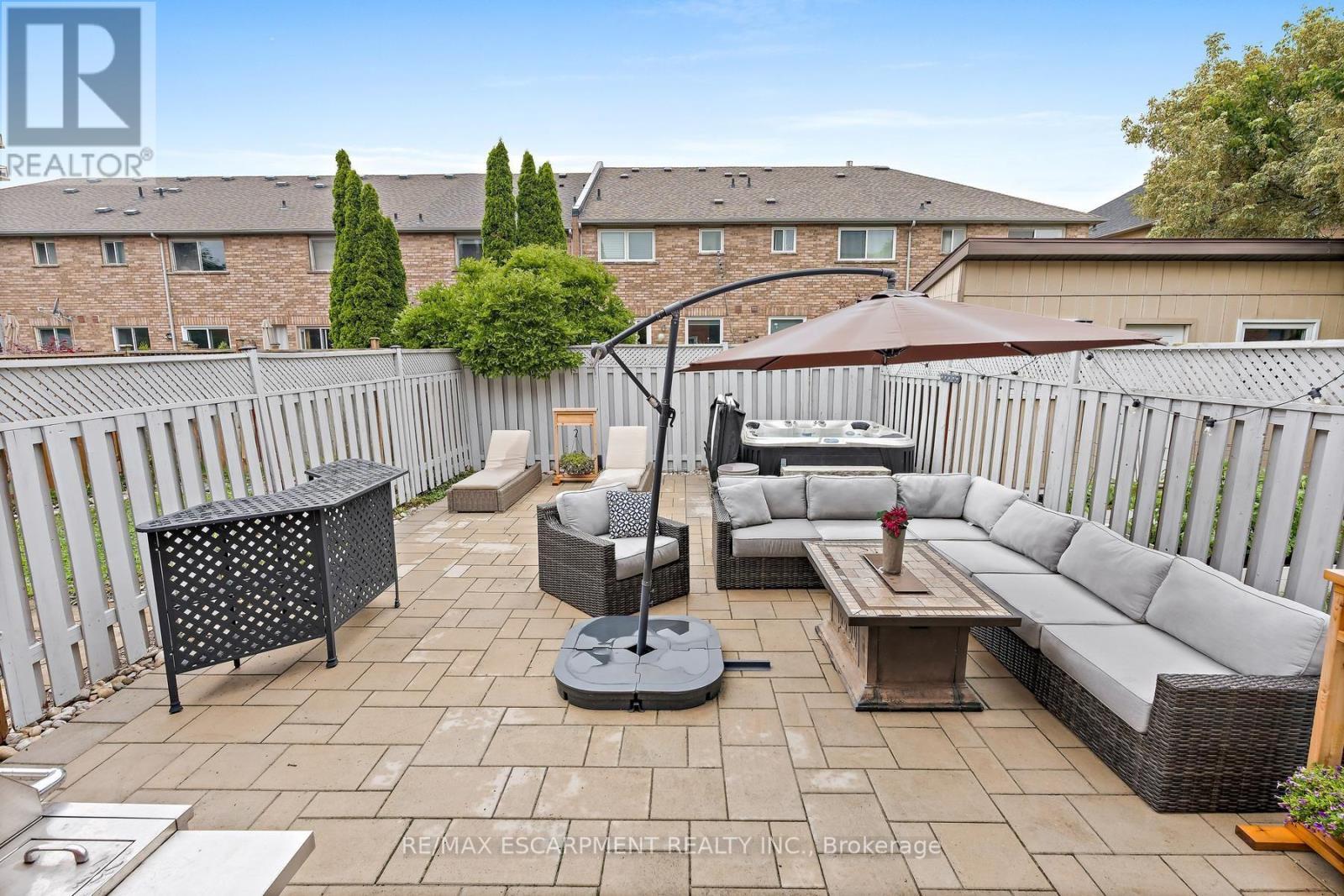 5111 Silvercreek Drive, Burlington, ON - Outdoor With Deck Patio Veranda With Exterior