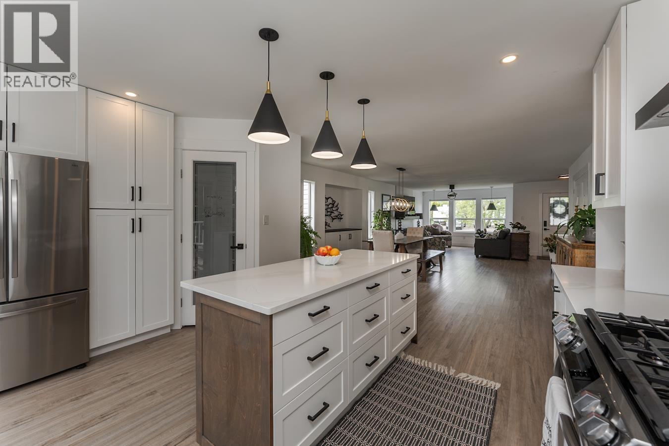 5940 Kovachich Drive, Prince George, BC - Indoor Photo Showing Kitchen