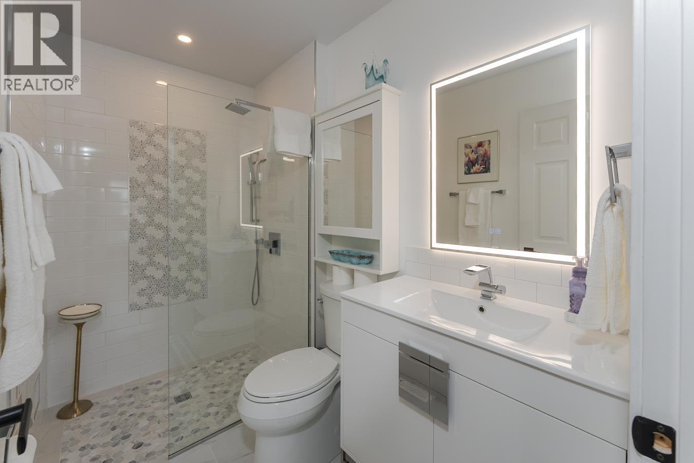 5940 Kovachich Drive, Prince George, BC - Indoor Photo Showing Bathroom