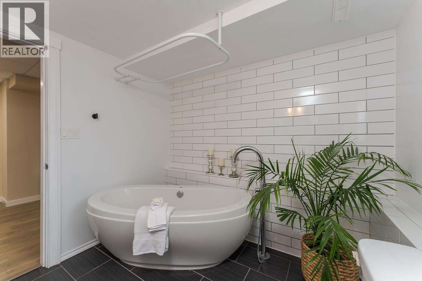 5940 Kovachich Drive, Prince George, BC - Indoor Photo Showing Bathroom