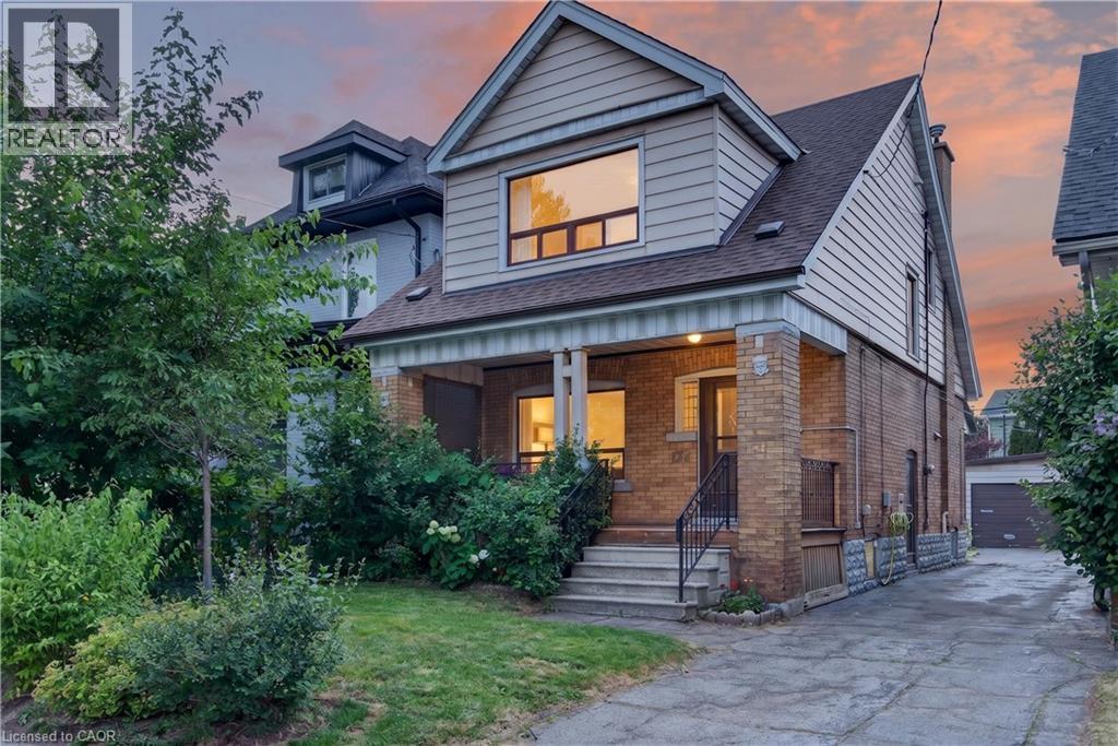 172 Kensington Avenue S, Hamilton, ON - Outdoor With Deck Patio Veranda