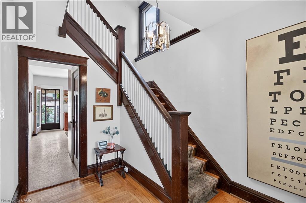 172 Kensington Avenue S, Hamilton, ON - Indoor Photo Showing Other Room