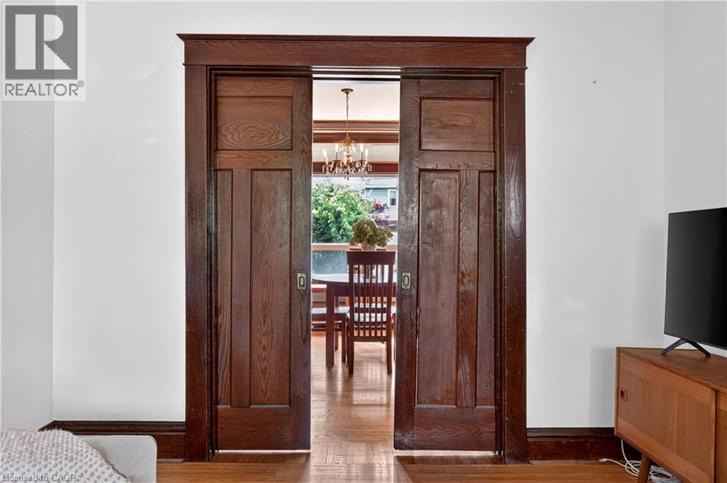172 Kensington Avenue S, Hamilton, ON - Indoor