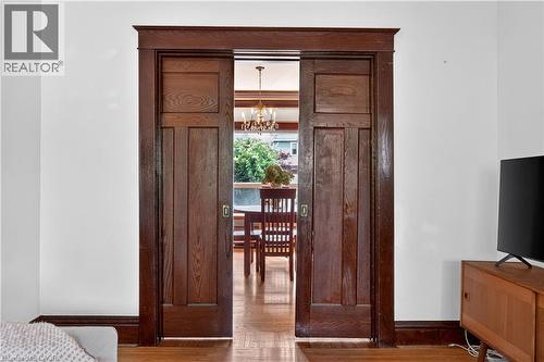 172 Kensington Avenue S, Hamilton, ON - Indoor