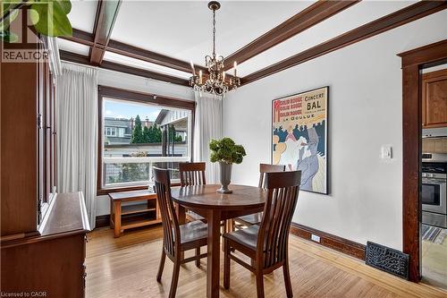 172 Kensington Avenue S, Hamilton, ON - Indoor Photo Showing Dining Room