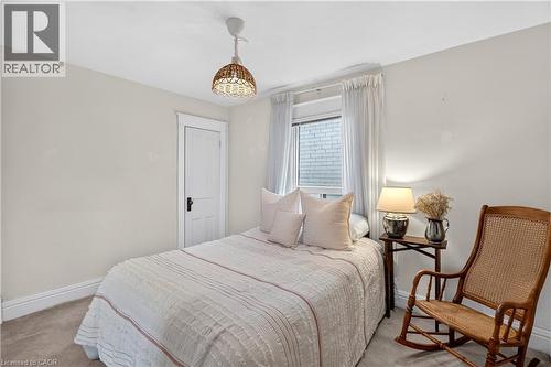 172 Kensington Avenue S, Hamilton, ON - Indoor Photo Showing Bedroom