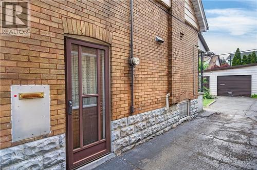 172 Kensington Avenue S, Hamilton, ON - Outdoor With Exterior