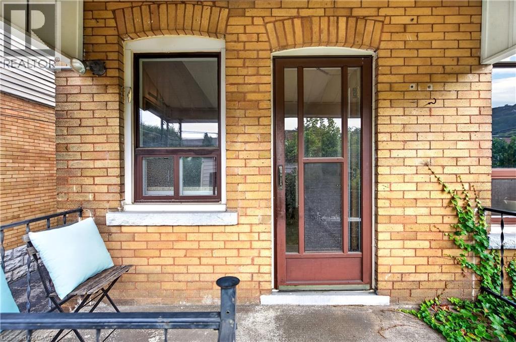172 Kensington Avenue S, Hamilton, ON - Outdoor With Deck Patio Veranda With Exterior