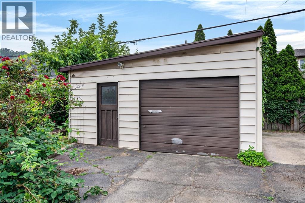 172 Kensington Avenue S, Hamilton, ON - Outdoor